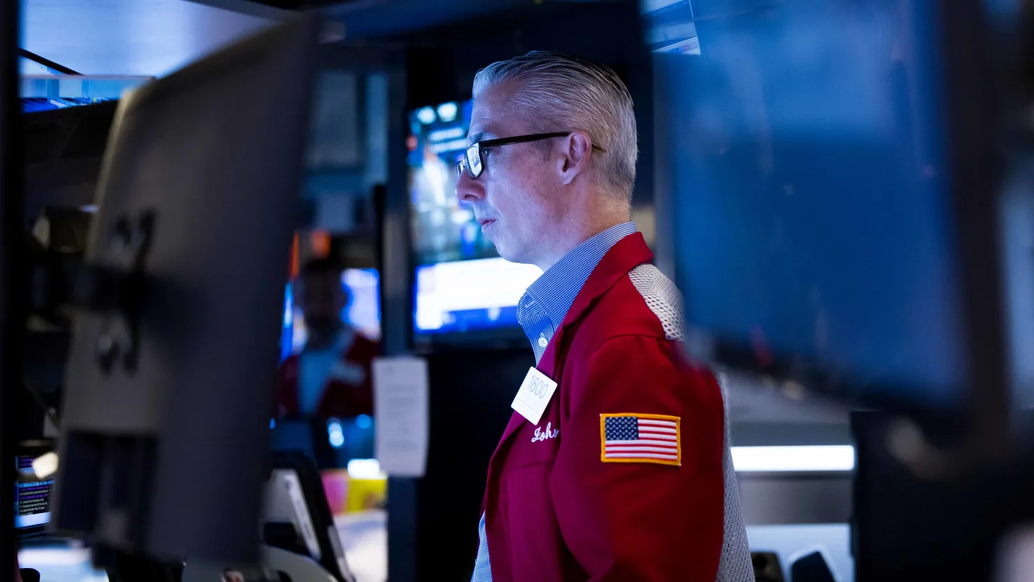 U.S. stocks are at record highs, but the outlook for the world’s largest economy is no clearer